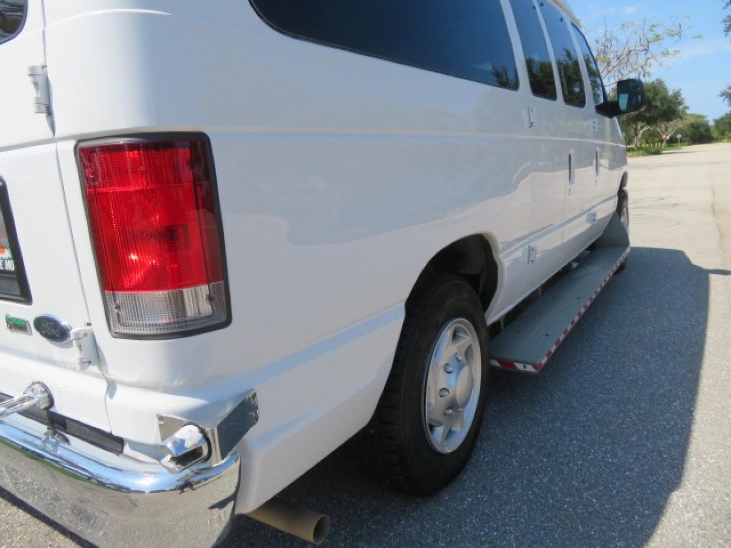 2014 White /Gray Ford E-Series Van (1FTNE1EW1ED) , Automatic transmission, located at 4301 Oak Circle #19, Boca Raton, FL, 33431, (954) 561-2499, 26.388861, -80.084038 - Photo#31